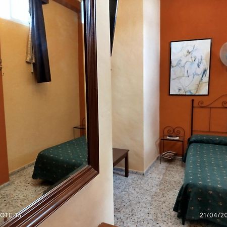 Hostal Manolo إل بويرتو دي سانتا ماريا الغرفة الصورة